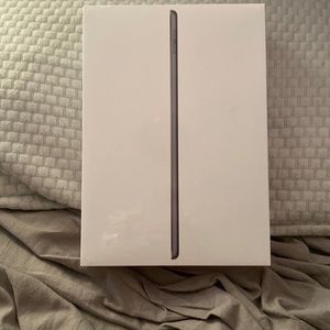 Brand new iPad 64GB iPad 9th generation Wi-Fi still in box